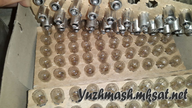 Лампа МН26-012 B9s/14