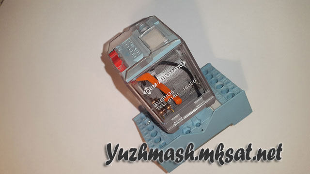 Реле Releco С3-А 30 220В (3 перекидных 10А AgCdO)с колодкой под винт (Spain)